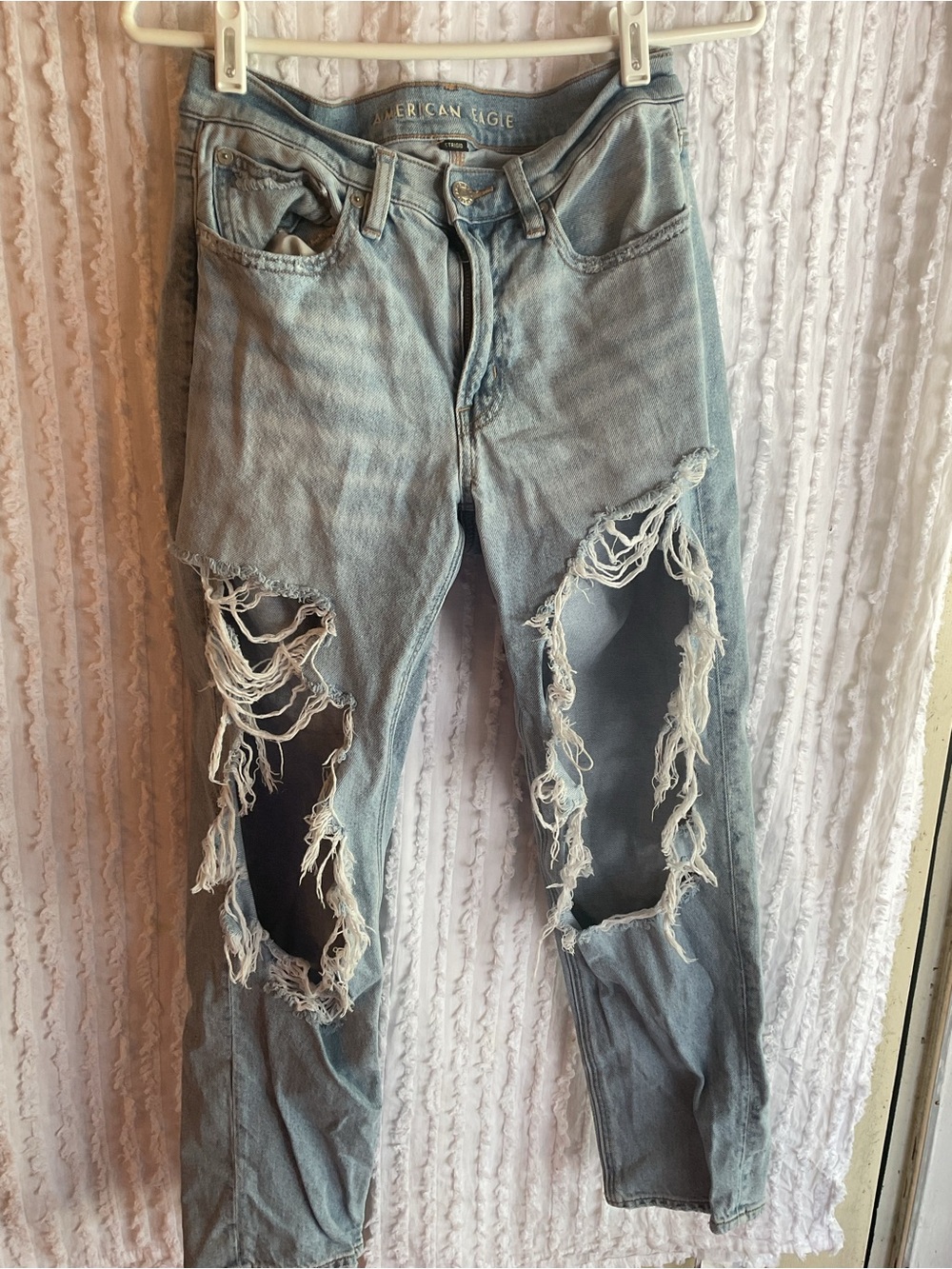 American Eagle Outfitters Light Blue Distressed Slim Straight Jeans Womens Sz.2